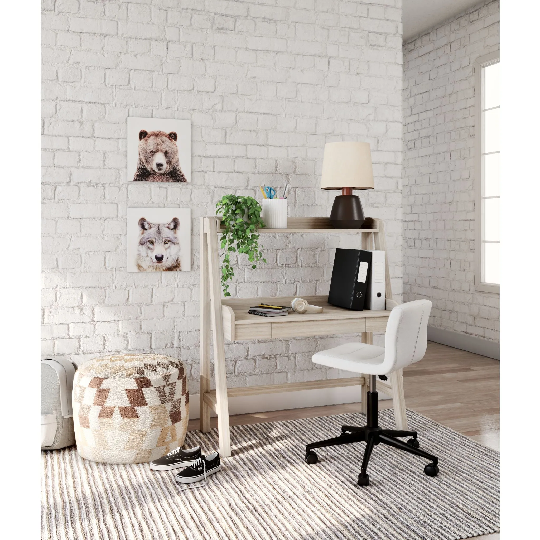 Blariden Desk and Hutch